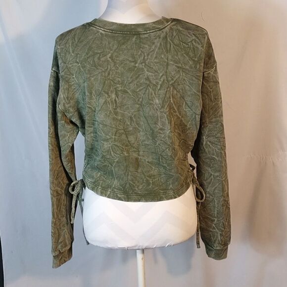 Forever 21 Cropped Women's Sweatshirt - Picture 5 of 7